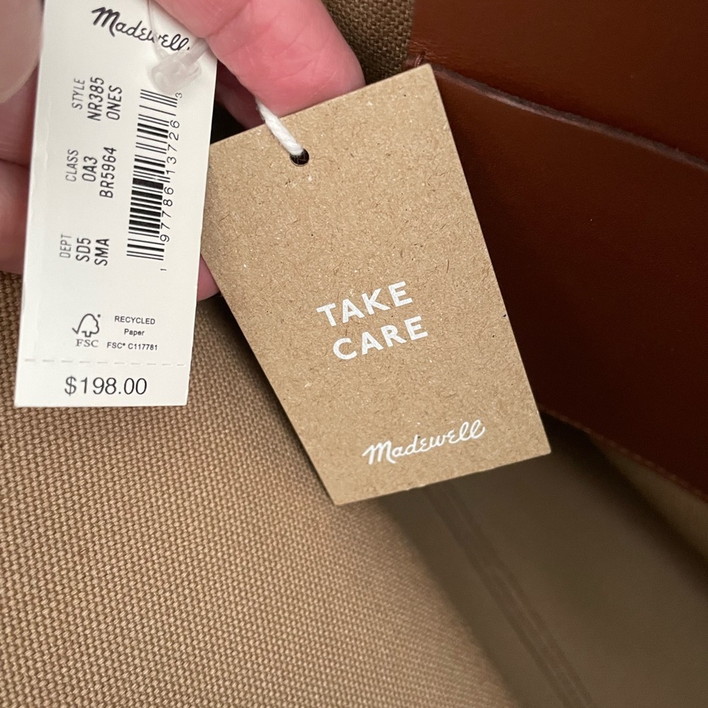 Madewell The Essential Bucket Tote - Soft Mahogany - Picture 5 of 12